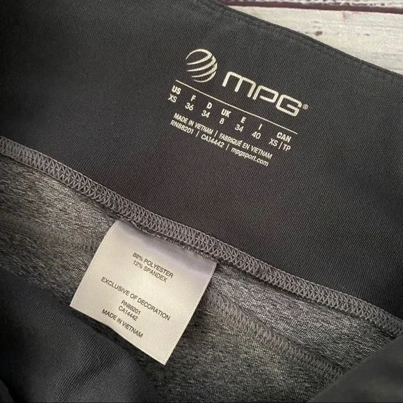 Run Tights Yoga Workout Capris - Picture 8 of 8